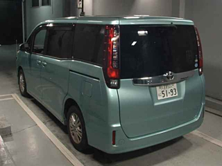 TOYOTA NOAH 2014