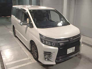 TOYOTA VOXY 2017