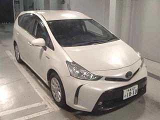 TOYOTA PRIUS ALPHA 2017