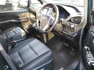 TOYOTA NOAH 2017