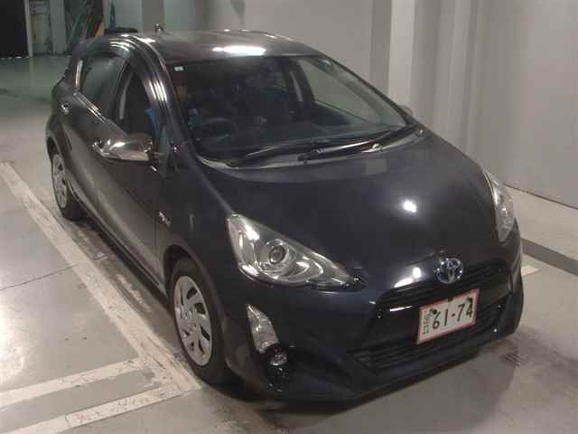 TOYOTA AQUA 2015