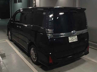 TOYOTA VOXY 2021