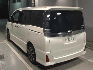 TOYOTA VOXY 2018