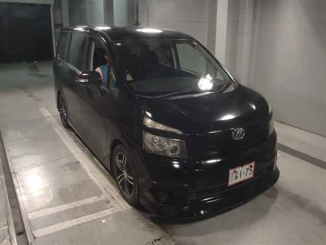 TOYOTA VOXY 2008