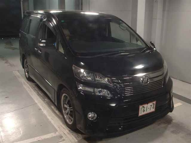 TOYOTA VELLFIRE 2013