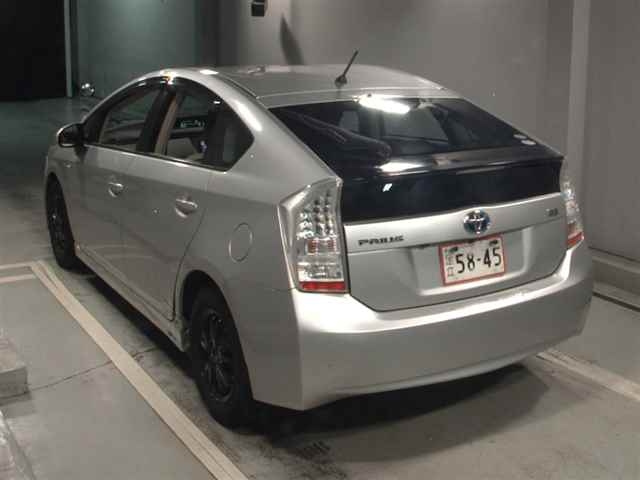 TOYOTA PRIUS 2011
