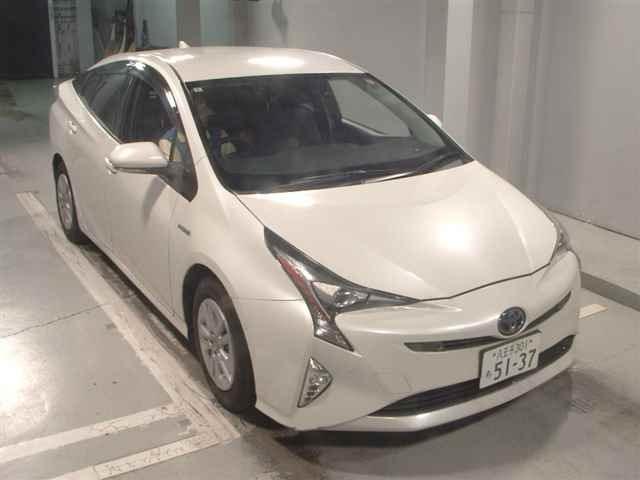 TOYOTA PRIUS 2018