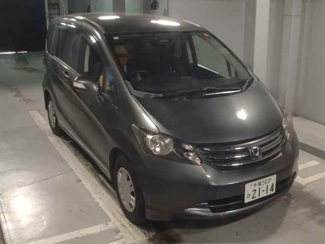 HONDA FREED 2010