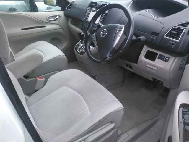 NISSAN SERENA 2011