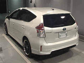 TOYOTA PRIUS ALPHA 2016