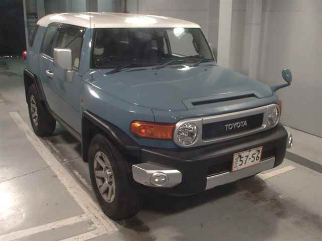 TOYOTA FJ CRUISER 2015