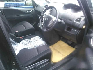 NISSAN SERENA 2010