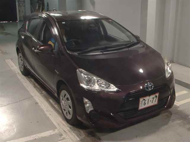 TOYOTA AQUA 2017