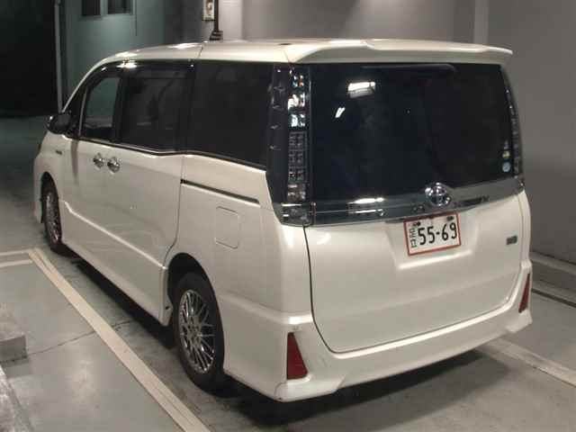 TOYOTA VOXY 2016