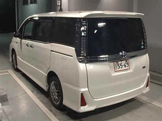 TOYOTA VOXY 2016