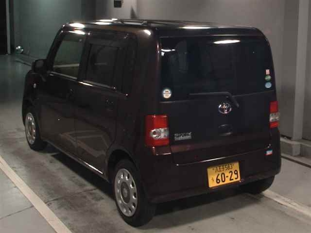 TOYOTA PIXIS SPACE 2016