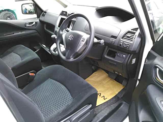 SUZUKI LANDY 2011