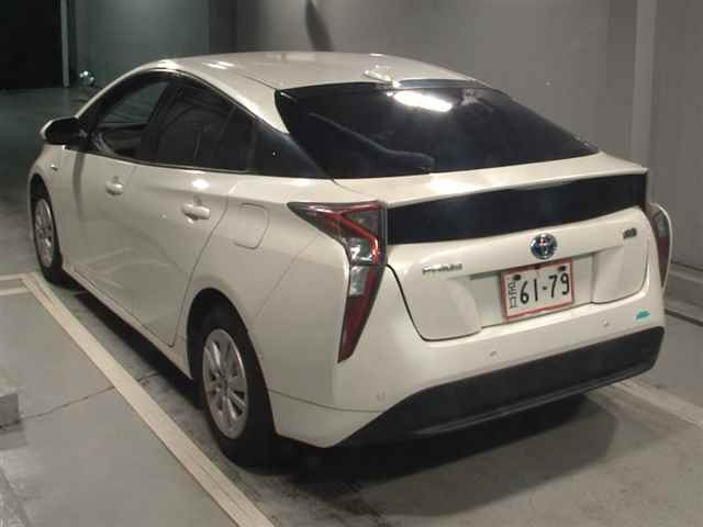 TOYOTA PRIUS 2016