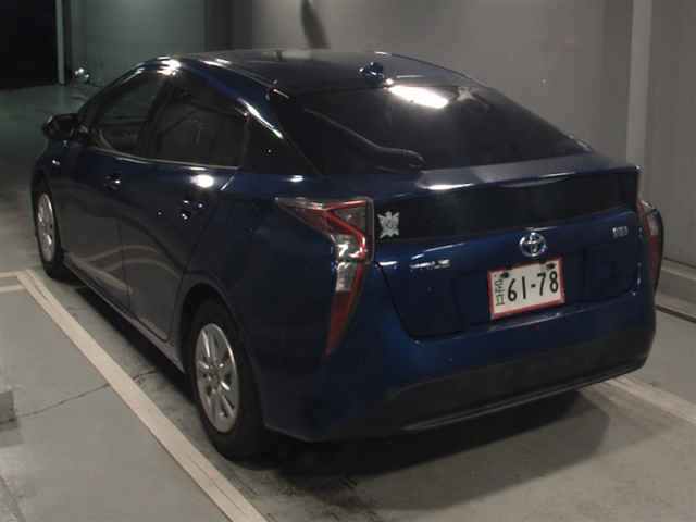 TOYOTA PRIUS 2016