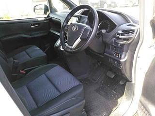 TOYOTA VOXY 2015