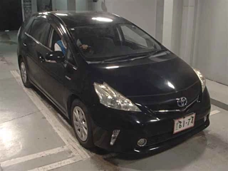 TOYOTA PRIUS ALPHA 2013