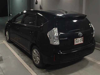 TOYOTA PRIUS ALPHA 2013