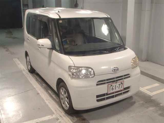 DAIHATSU TANTO 2010