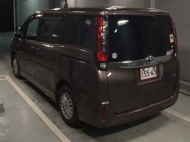 TOYOTA NOAH 2016