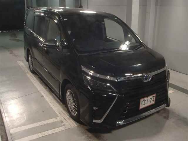 TOYOTA VOXY 2020