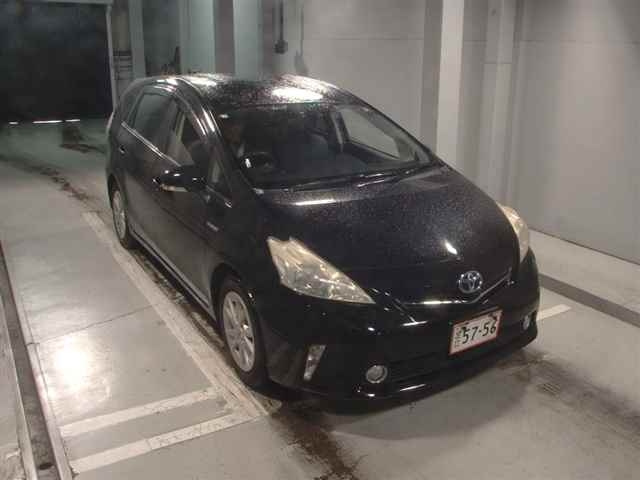 TOYOTA PRIUS ALPHA 2012