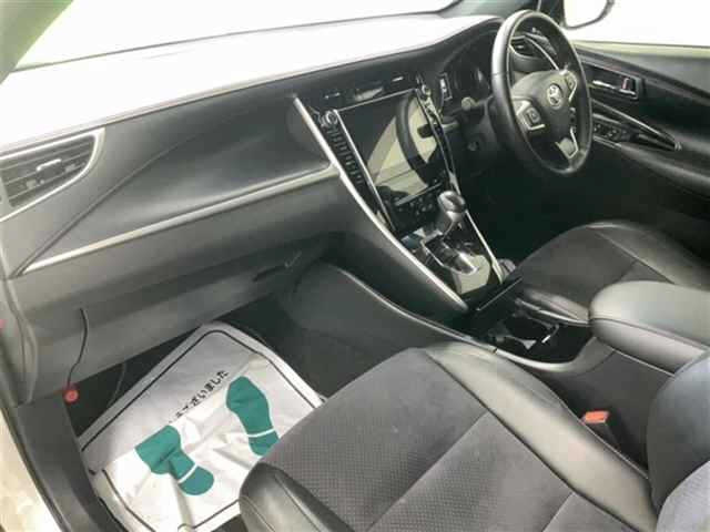 TOYOTA HARRIER 2018