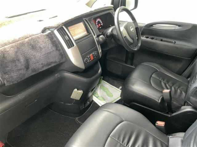 NISSAN SERENA 2009