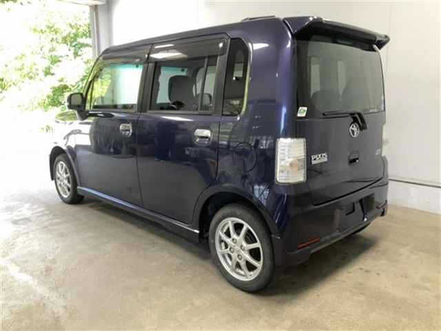 TOYOTA PIXIS SPACE 2012