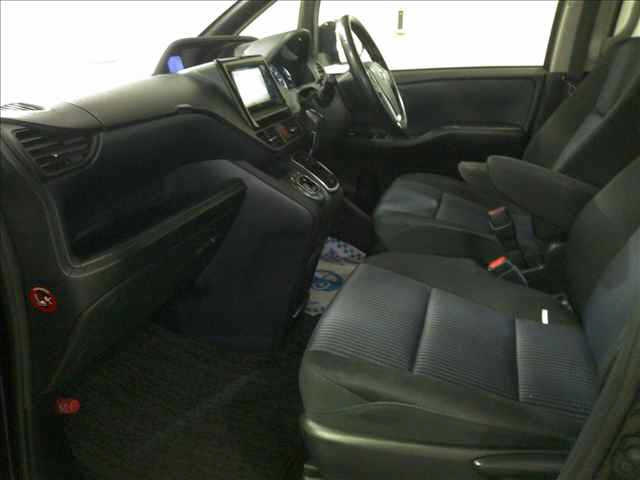 TOYOTA NOAH 2014