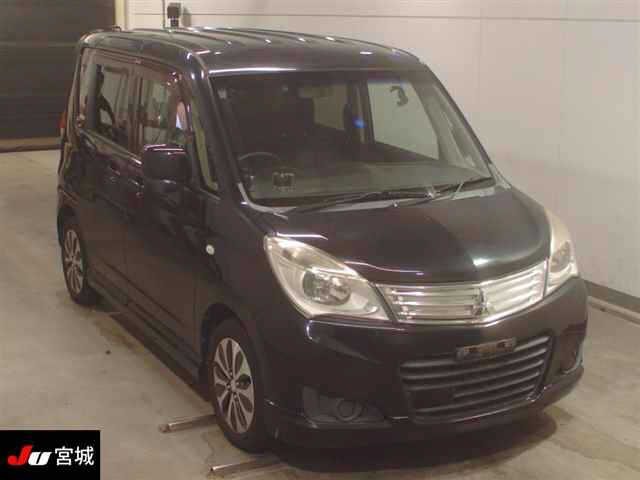 MITSUBISHI DELICA D2 2014