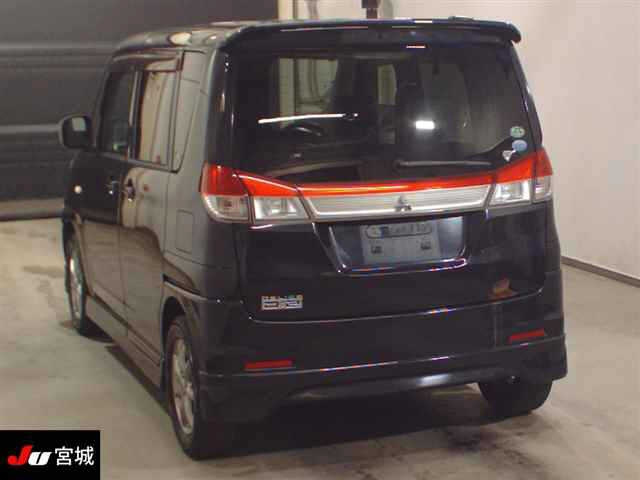 MITSUBISHI DELICA D2 2012