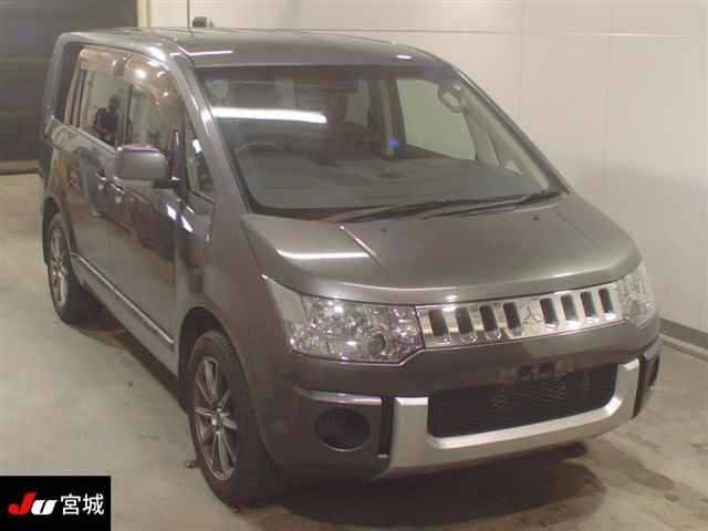 MITSUBISHI DELICA D5 2012