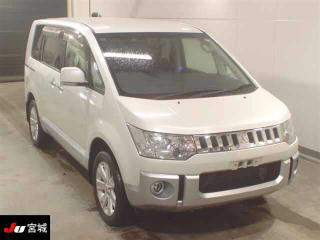 MITSUBISHI DELICA D5 2017