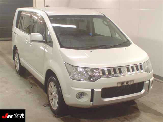 MITSUBISHI DELICA D5 2010
