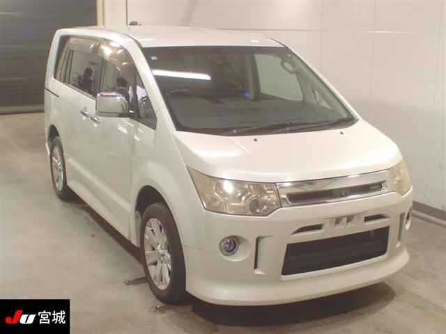 MITSUBISHI DELICA D5 2010