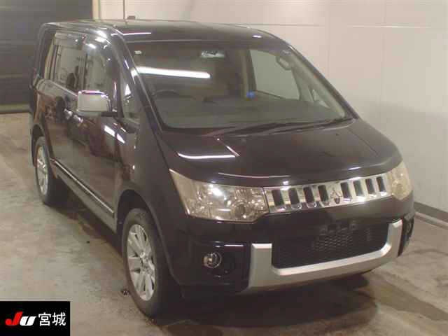 MITSUBISHI DELICA D5 2010