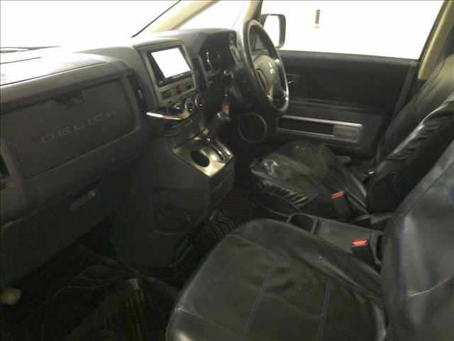 MITSUBISHI DELICA D5 2012