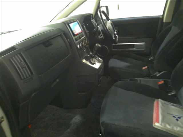 MITSUBISHI DELICA D5 2010