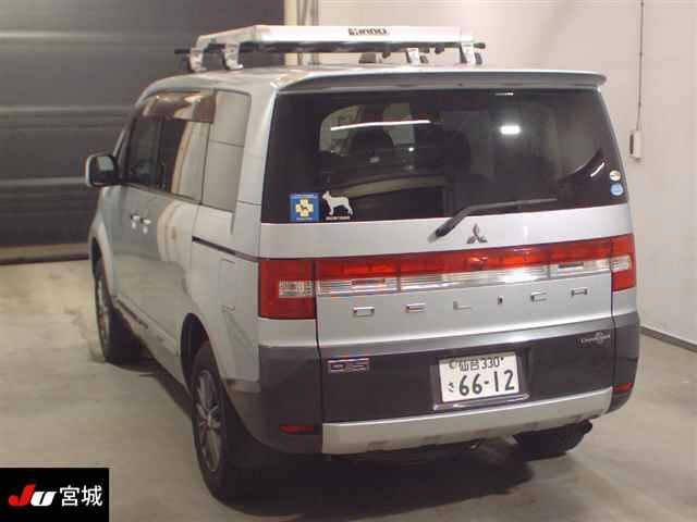 MITSUBISHI DELICA D5 2009