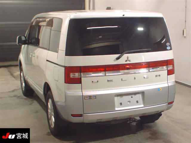 MITSUBISHI DELICA D5 2010