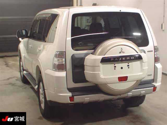 MITSUBISHI PAJERO 2010