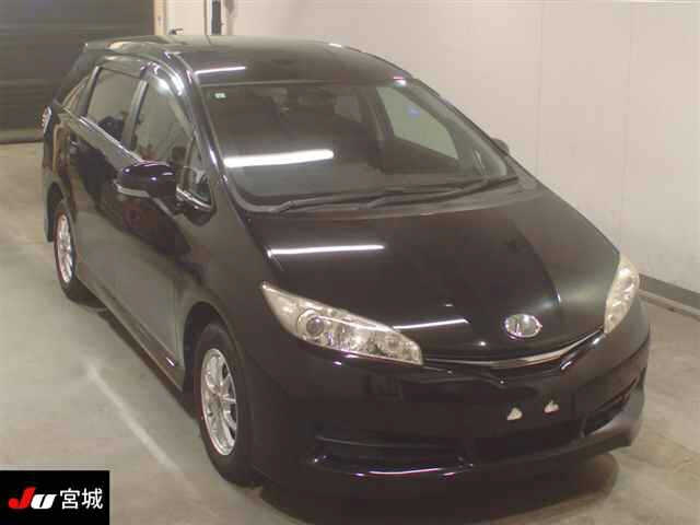 TOYOTA WISH 2013