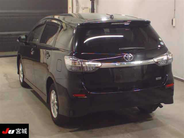 TOYOTA WISH 2013