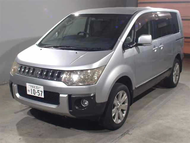 MITSUBISHI DELICA D5 2009