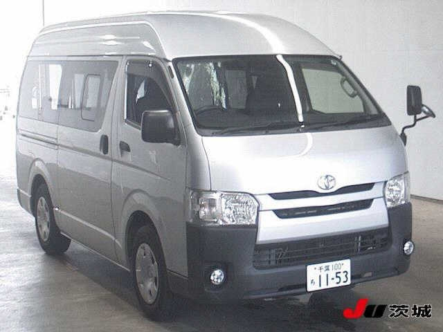 TOYOTA HIACE VAN 2016